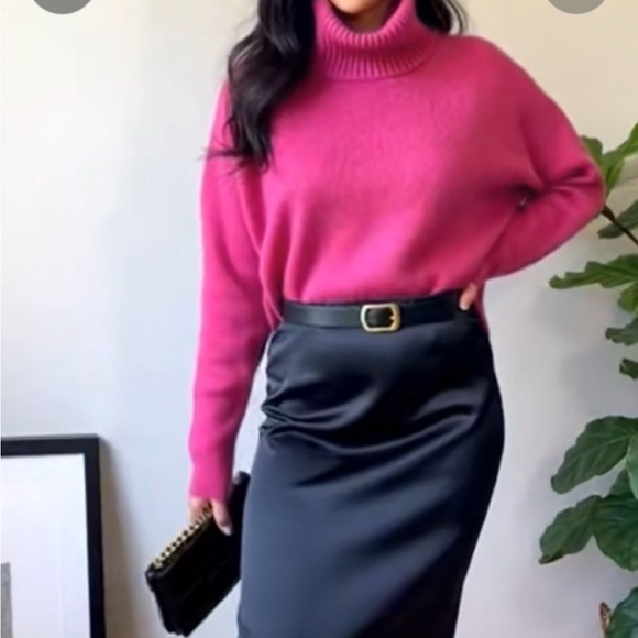 J.Crew luxe Alpaca & Wool blend Magenta Pink Turtleneck Sweater - Picture 2 of 8